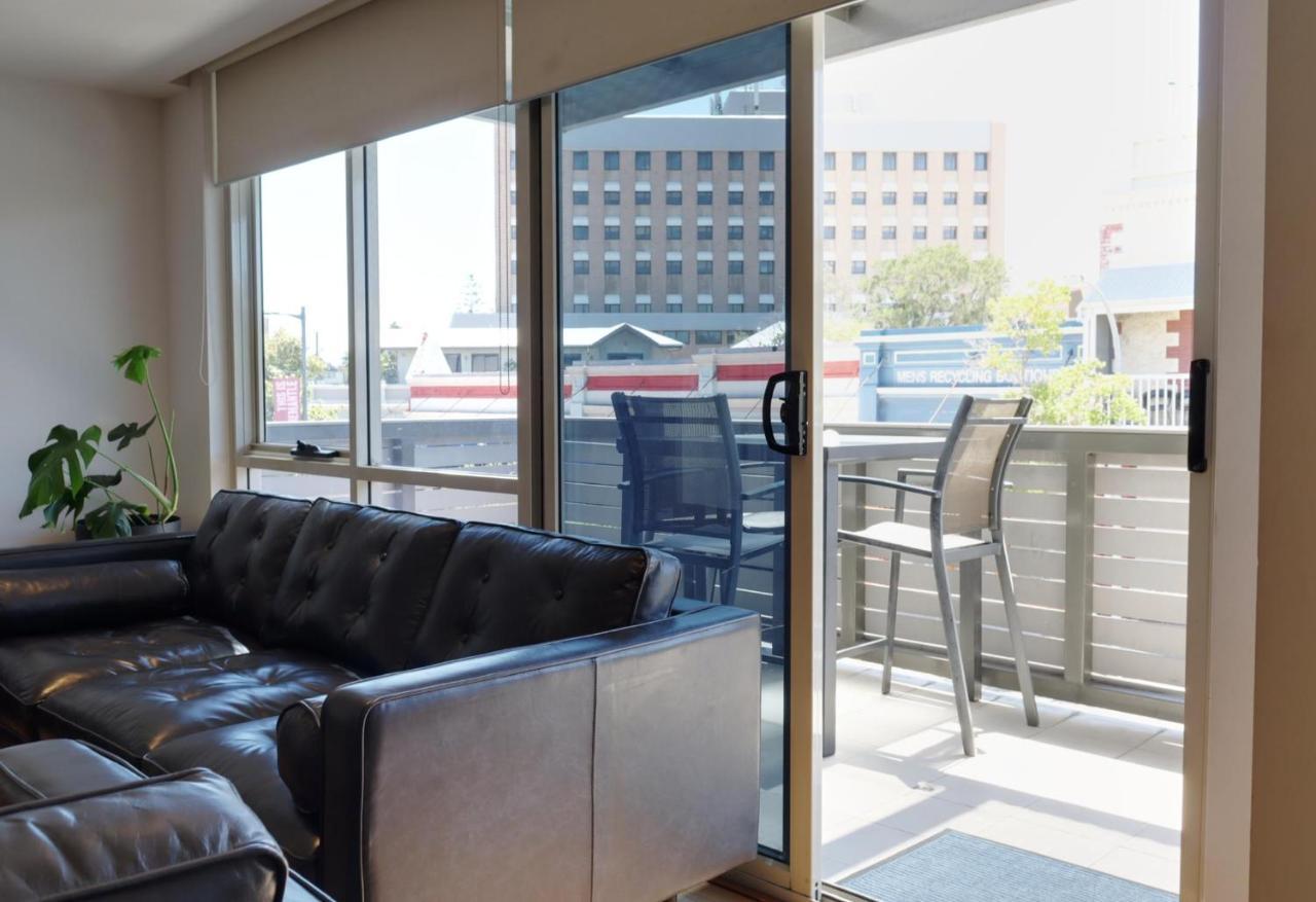 Fiveways Balcony, King Bed, Chef's Kitchen