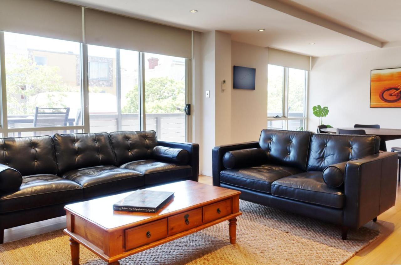 Apartment Fiveways Balcony, King Bed, Chef's Kitchen Fremantle