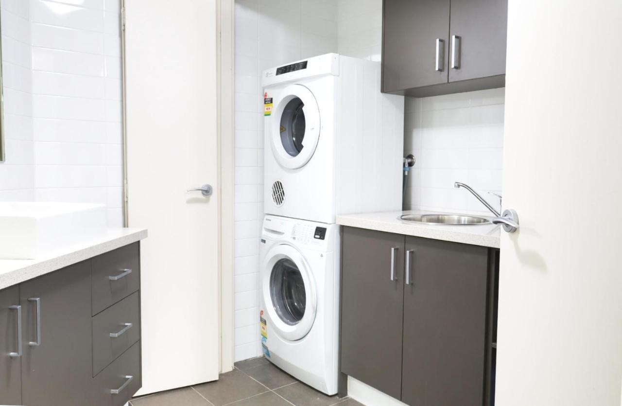 Apartment Fiveways Balcony, King Bed, Chef's Kitchen *